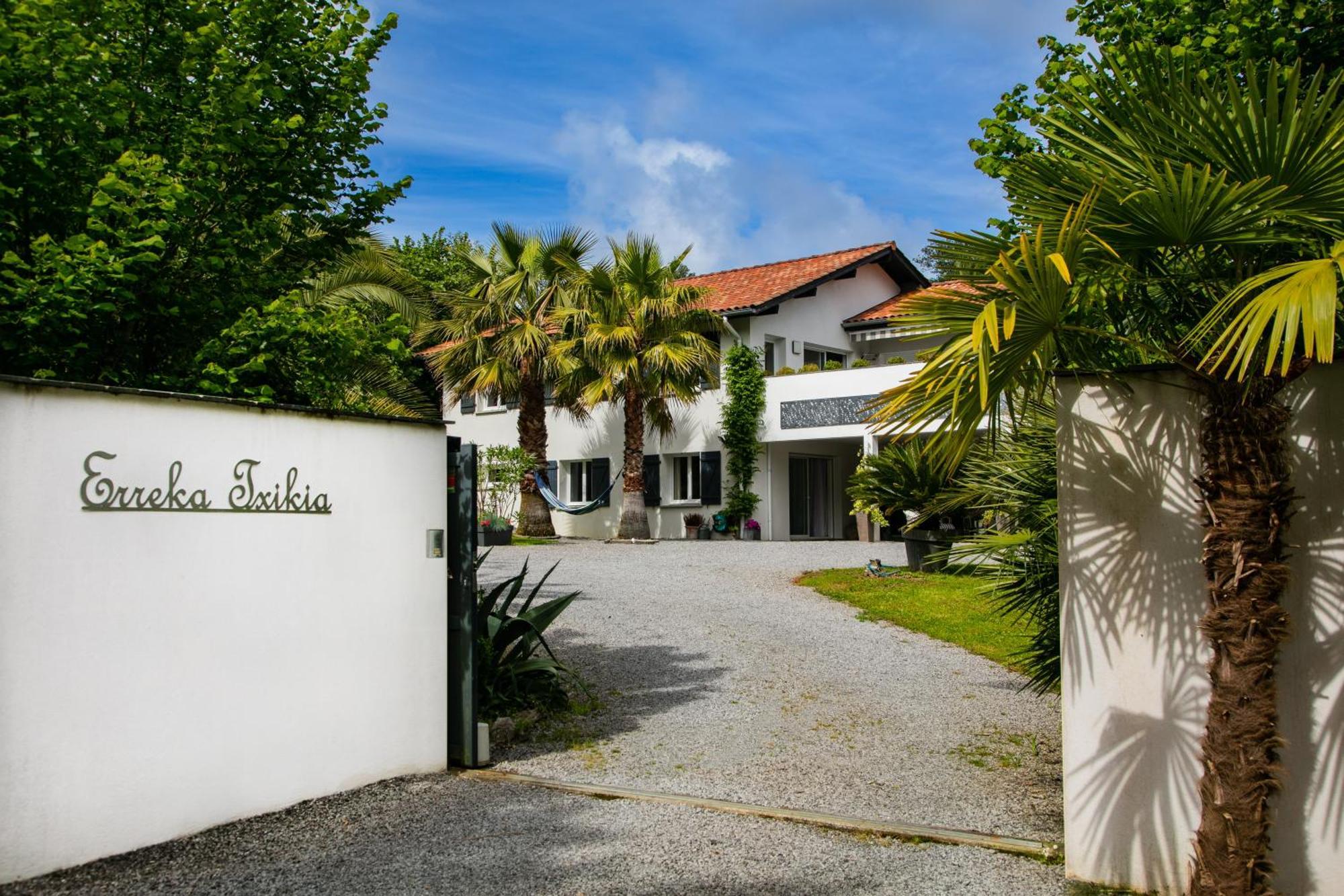 Erreka Txikia Bed & Breakfast Urrugne Exterior foto